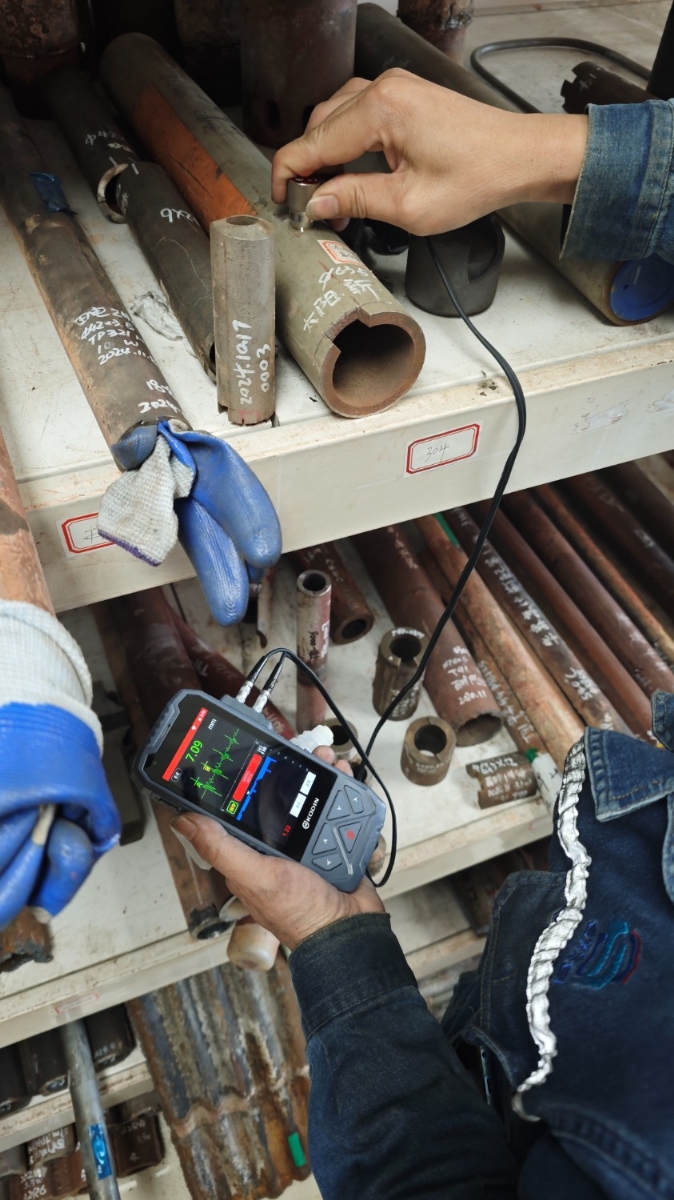 智能型超聲波測厚儀使用現場