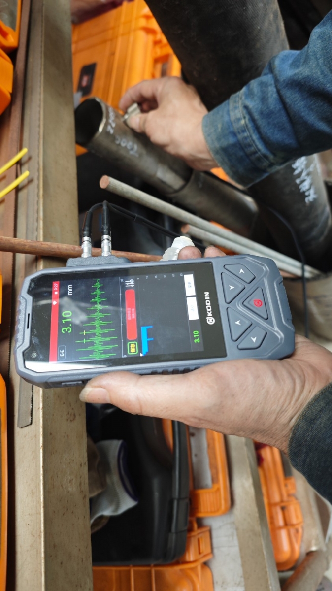 智能型超聲波測厚儀使用現場